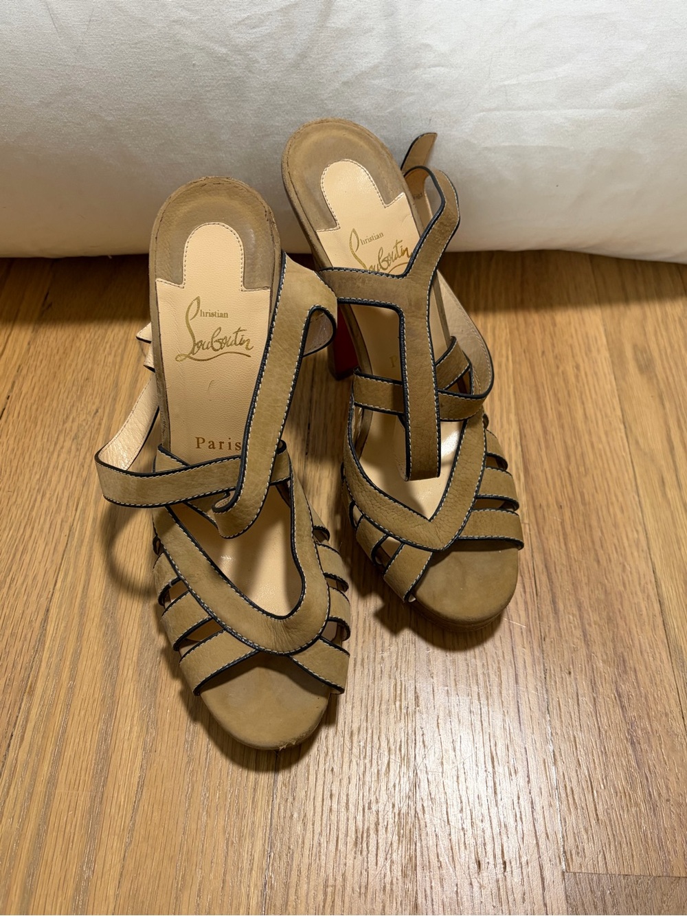 Christian Louboutin Tan Suede Platform Sandals with Red Heels - Picture 5 of 6